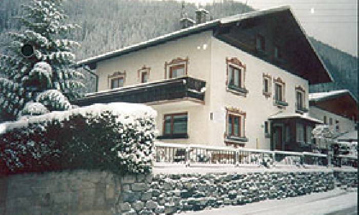 Skiurlaub am Arlberg: Ferienhaus Talblick in Flirsch Ferienhaus Talblick